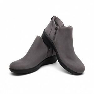 Bzees Get Together Machine Washable Ankle Bootie - Gray Women's Size 7 EUC